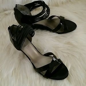 Sam & Libbey black shoes